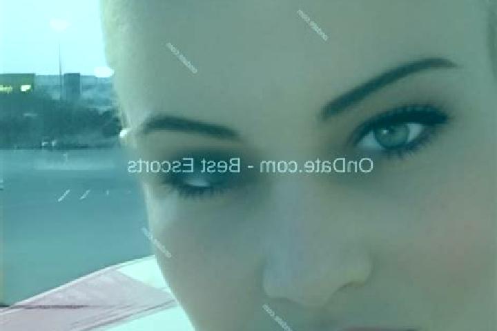 Sadie, 34 — Escort in Cigaber, Indonesia