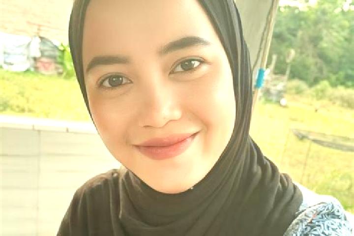 Sadie, 34 — Escort in Indralaya, Indonesia
