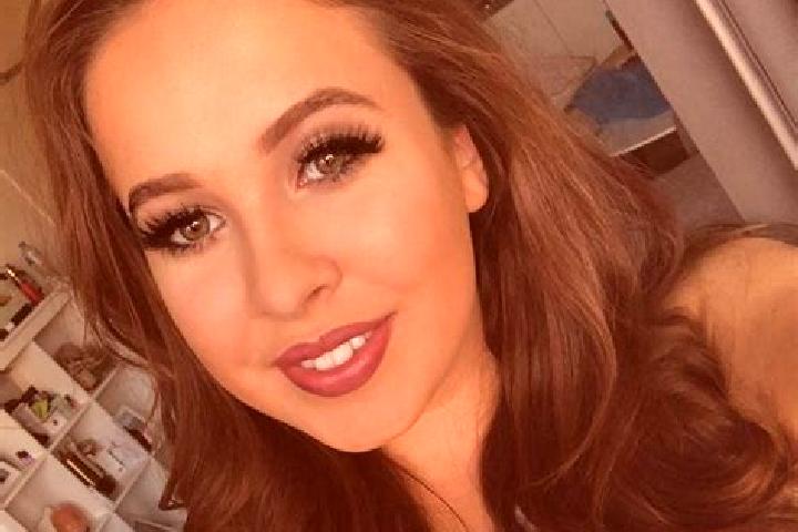 Sadie, 35, a auburn blue-eyed mediterranean companion based in Manawa. Offering Overnight, Girlfriend Experience, Dinner Date. Available for incall and outca...