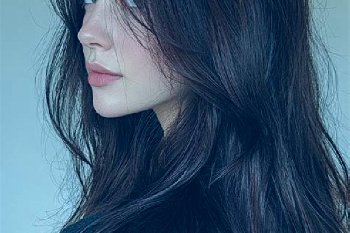 Sadie, 35, a auburn brown-eyed middle eastern companion based in Le Havre. Offering Overnight, Couples, BDSM, Tantra. Available for incall and outcall, overn...