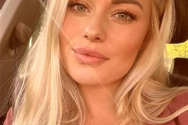 Sadie, 35, a blonde hazel-eyed caucasian companion based in Dagar. Offering Striptease, 69. Available for incall and outcall, day and evening dates.