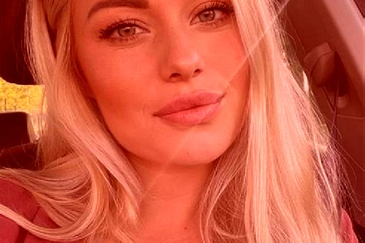 Sadie, 35, a blonde hazel-eyed european companion based in Oberschneiding. Offering Dinner Date, Travel Companion, Party Girl, A-Level, Massage. Available fo...