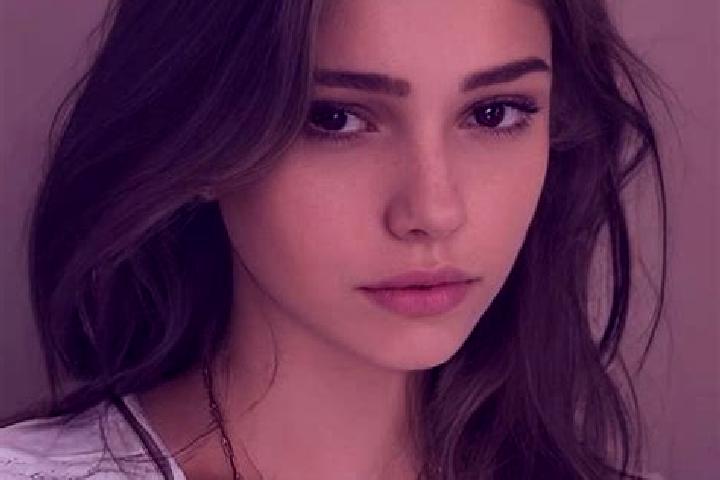 Sadie, 35, a chestnut dark-eyed slavic companion based in Brooklyn Center. Offering Duos, 69, A-Level. Available for incall and outcall, day and evening dates.