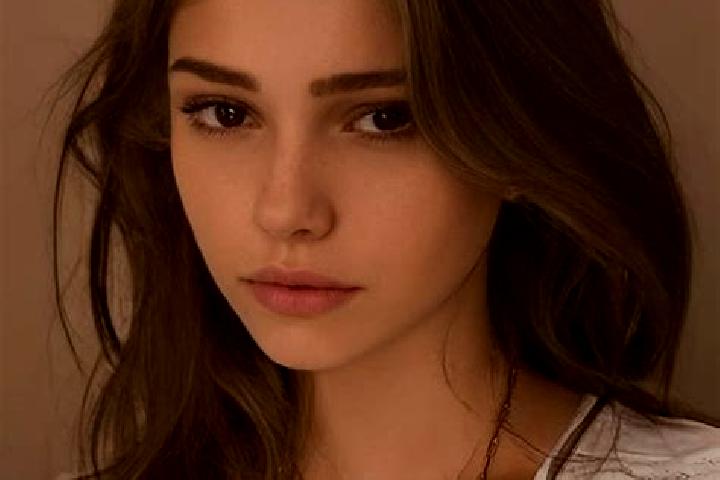 Sadie, 35, a chestnut dark-eyed slavic companion based in Corral de Ayllon. Offering BDSM, Dinner Date. Available for incall and outcall, day and evening dates.