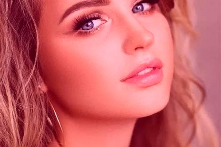 Sadie, 35, a dark blonde blue-eyed middle eastern companion based in Dolni Dabnik. Offering Party Girl, A-Level, Prostate Massage. Available for incall and o...