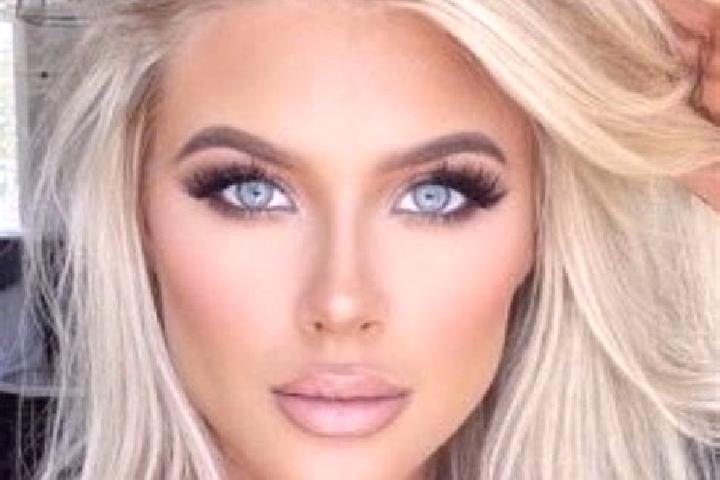 Sadie, 35, a platinum blonde hazel-eyed slavic companion based in Nustar. Offering Erotic Massage, A-Level. Available for incall and outcall, day and evening...