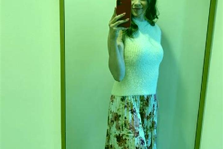 Sadie, 35 — Escort in Beuvardes, France