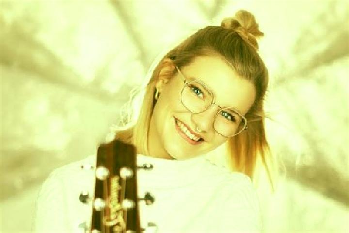 Sadie, 35 — Escort in Breitenbrunn, Germany