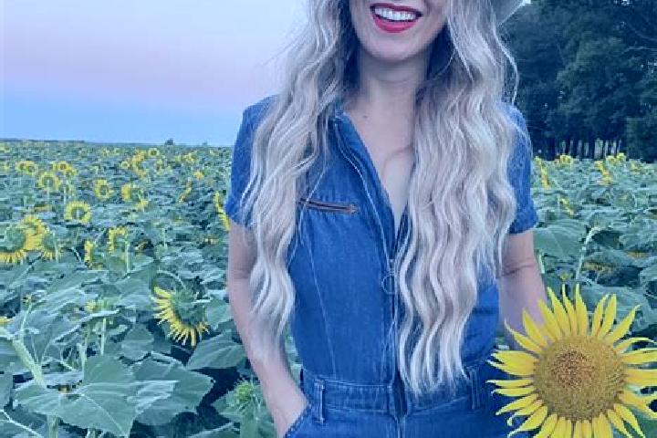 Sadie, 35 — Escort in Inola, United States
