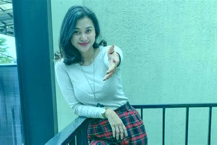 Sadie, 35 — Escort in Kertosono, Indonesia