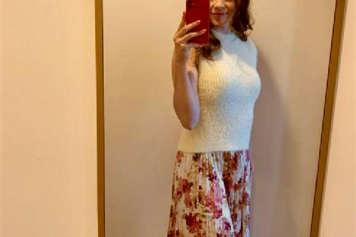 Sadie, 35 — Escort in Ploscos, Romania