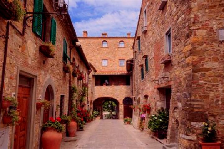 Sadie, 35 — Escort in Poggio San Marcello, Italy