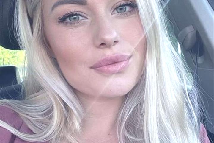 Sadie, 36, a blonde hazel-eyed caribbean companion based in Serrato. Offering Overnight, 69, OWO. Available for incall and outcall, overnight bookings availa...