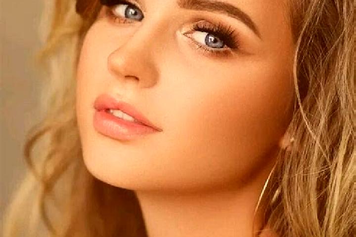 Sadie, 36, a dark blonde blue-eyed european companion based in Kork. Offering Party Girl, BDSM, CIM. Available for incall and outcall, day and evening dates.