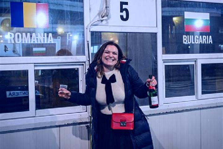 Sadie, 36 — Escort in Bacalesti, Romania