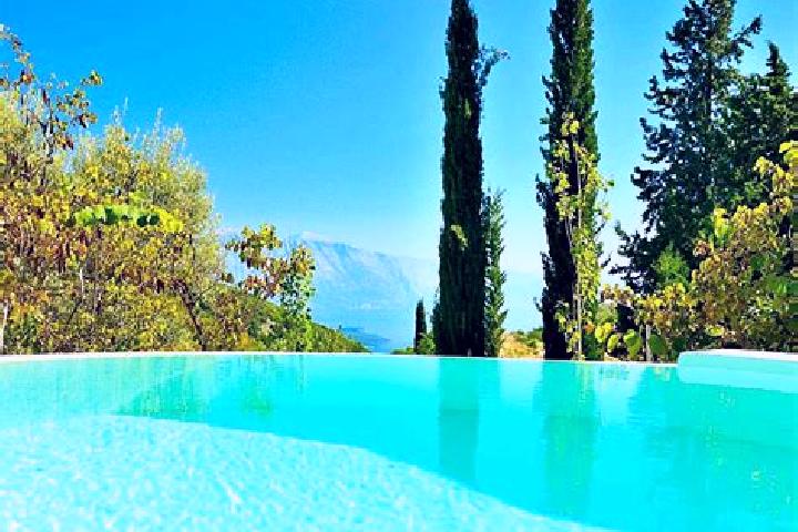 Sadie, 36 — Escort in Lazarata, Greece