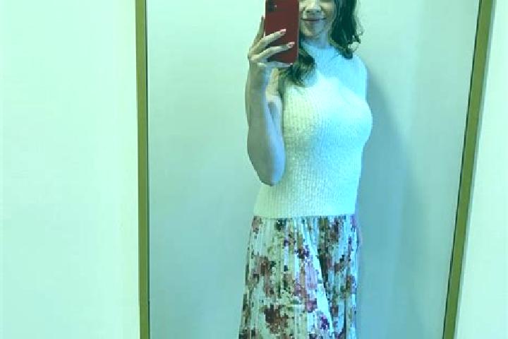 Sadie, 36 — Escort in Negureni, Romania