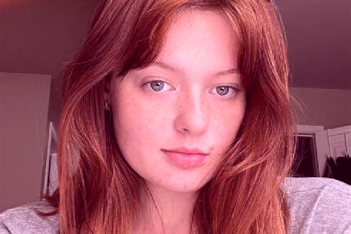 Sadie, 37, a auburn dark-eyed caucasian companion based in Chevigny-Saint-Sauveur. Offering Duos, A-Level, Deep French Kissing, Tantra, Roleplay. Available f...