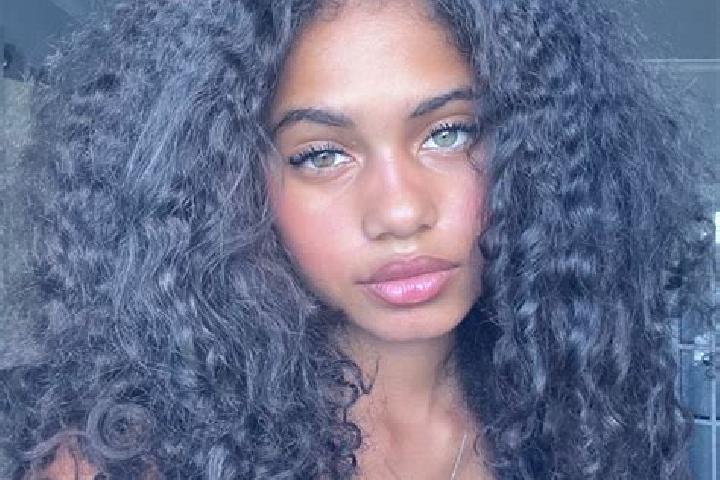 Sadie, 37, a black grey-eyed ebony companion based in Auby. Offering Couples, A-Level, Party Girl. Available for incall and outcall, overnight bookings avail...