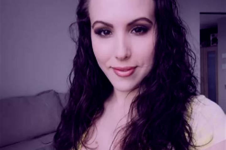 Sadie, 37, a chestnut grey-eyed latina companion based in Le Meux. Offering A-Level, Deep French Kissing, CIM. Available for incall and outcall, overnight bo...