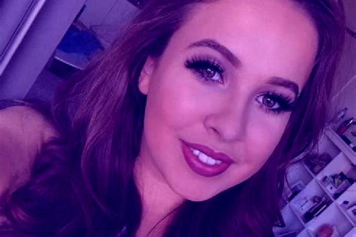 Sadie, 37, a red brown-eyed european companion based in Vils. Offering Striptease, Domination, Overnight. Available for incall and outcall, overnight booking...