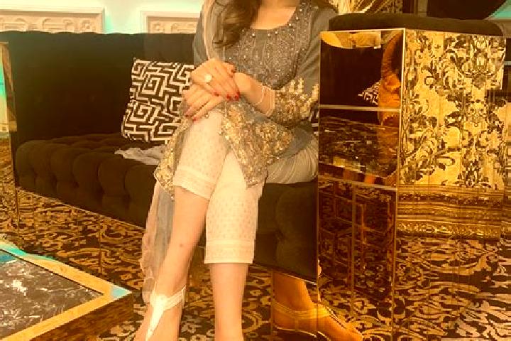 Sadie, 37 — Escort in Jannat Shahr, Iran