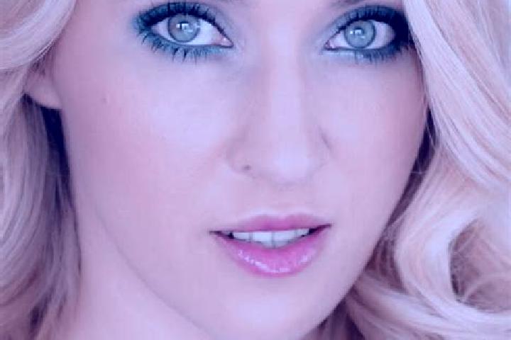 Sadie, 38, a blonde green-eyed indian companion based in El Verano. Offering Erotic Massage, Prostate Massage, Dinner Date, OWO. Available for incall and out...