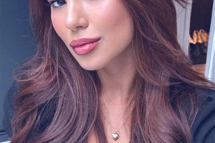 Sadie, 38, a chestnut brown-eyed latina companion based in Ebolowa. Offering Dinner Date, Erotic Massage, Prostate Massage, A-Level. Available for incall and...