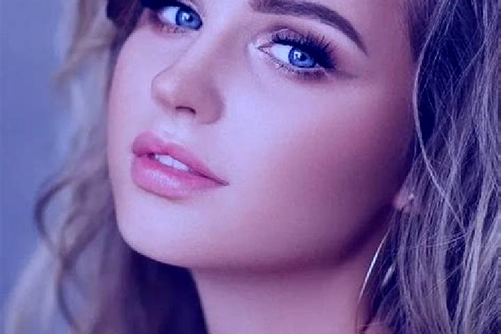 Sadie, 38, a dark blonde blue-eyed middle eastern companion based in Tanjung Timur. Offering A-Level, Domination, Tantra. Available for incall and outcall, o...