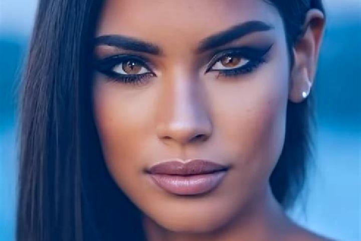 Sadie, 38, a red grey-eyed latina companion based in Komarow-Osada. Offering Girlfriend Experience, Striptease, OWO, A-Level, Massage. Available for incall a...