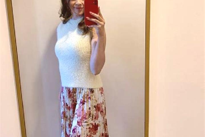 Sadie, 38 — Escort in Bursol , Russia
