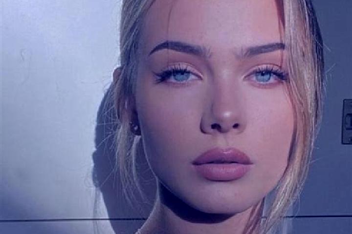 Sadie, 39, a blonde dark-eyed european companion based in Tungol. Offering Tantra, Domination, Erotic Massage. Available for incall and outcall, overnight bo...
