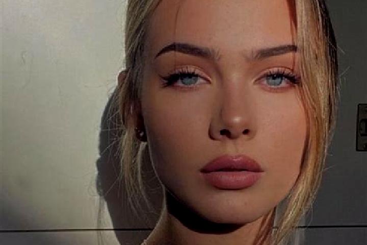 Sadie, 39, a blonde grey-eyed european companion based in Funehikimachi-funehiki. Offering Overnight, Couples, Erotic Massage, CIM. Available for incall and ...