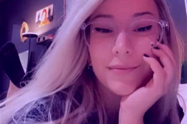 Sadie, 39, a blonde grey-eyed mixed companion based in Or Akiva. Offering BDSM, Fetish, Domination, Tantra, Massage. Available for incall and outcall, day an...