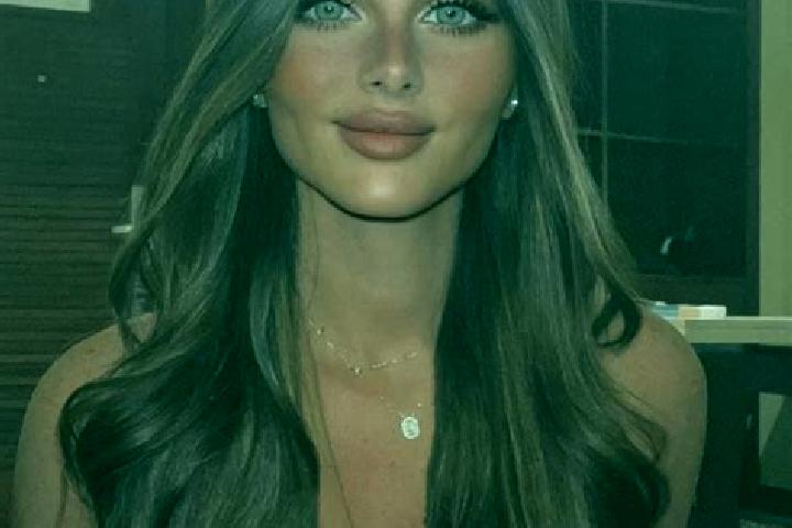 Sadie, 39, a brunette dark-eyed caucasian companion based in Isla Raton. Offering Tantra, BDSM, Couples, 69. Available for incall and outcall, day and evenin...