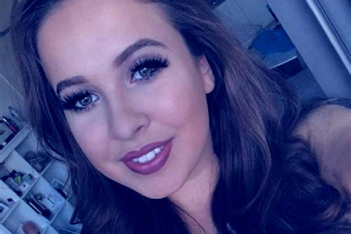 Sadie, 39, a brunette grey-eyed mixed companion based in Zequentic. Offering GFE, Duos, Deep French Kissing, Erotic Massage. Available for incall and outcall...