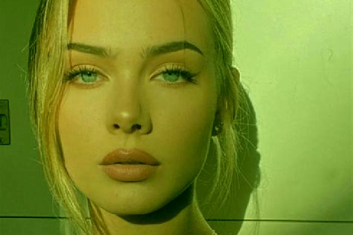 Sadie, 39, a dark blonde dark-eyed european companion based in Stanbridge. Offering Deep French Kissing, Couples, CIM, Girlfriend Experience, Travel Companio...