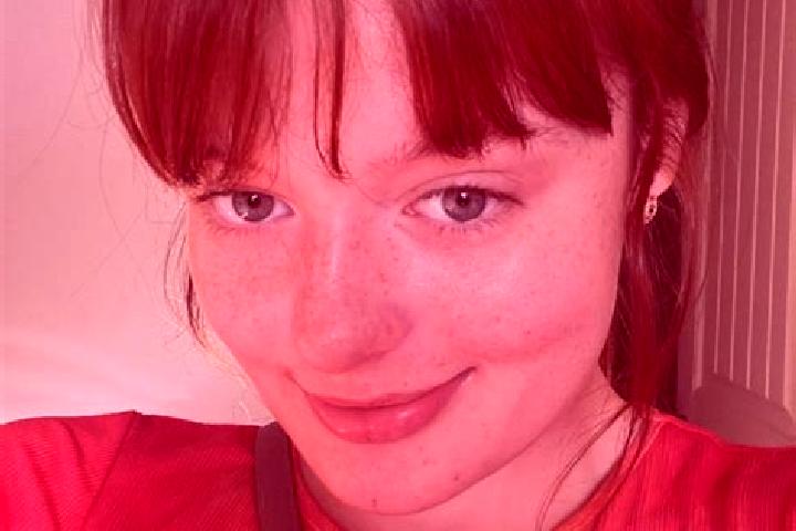 Sadie, 39, a red green-eyed caucasian companion based in Kurmur. Offering Erotic Massage, Prostate Massage, Dinner Date, GFE, Domination. Available for incal...