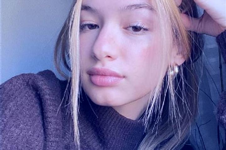 Sage, 20, a blonde brown-eyed ebony companion based in Sumurgayam. Offering 69, Overnight, GFE. Available for incall and outcall, day and evening dates.