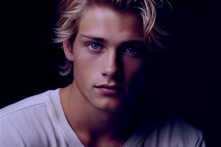 Sage, 20, a blonde dark-eyed european companion based in Staebelow. Offering A-Level, Dinner Date, Domination, GFE. Available for incall and outcall, overnig...