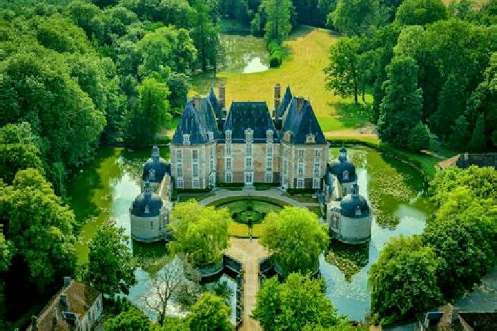 Sage, 20 — Escort in Chateau-Renard, France