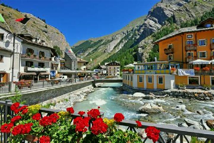 Sage, 20 — Escort in La Thuile, Italy