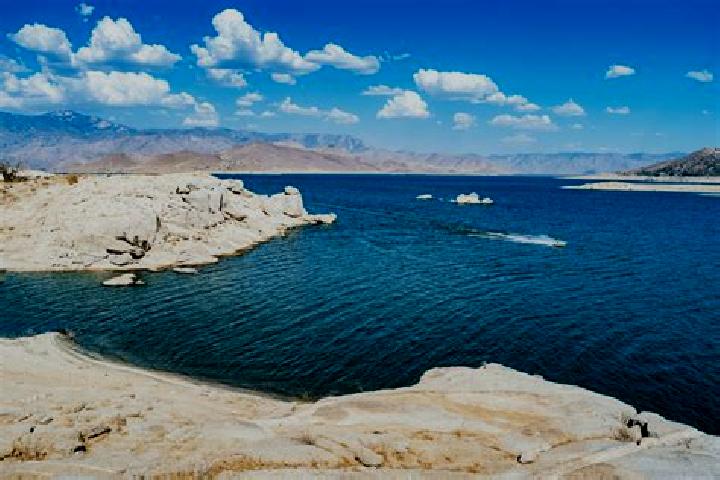 Sage, 20 — Escort in Lake Isabella, United States