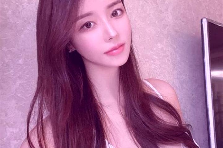 Sage, 20 — Escort in Wangzang, China