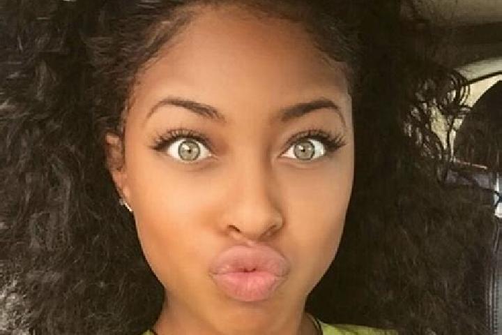 Sage, 21, a dark blonde green-eyed ebony companion based in General Carneiro. Offering OWO, Girlfriend Experience, Dinner Date. Available for incall and outc...
