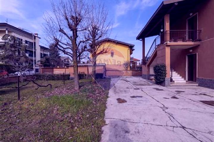 Sage, 21 — Escort in Pozzuolo Martesana, Italy
