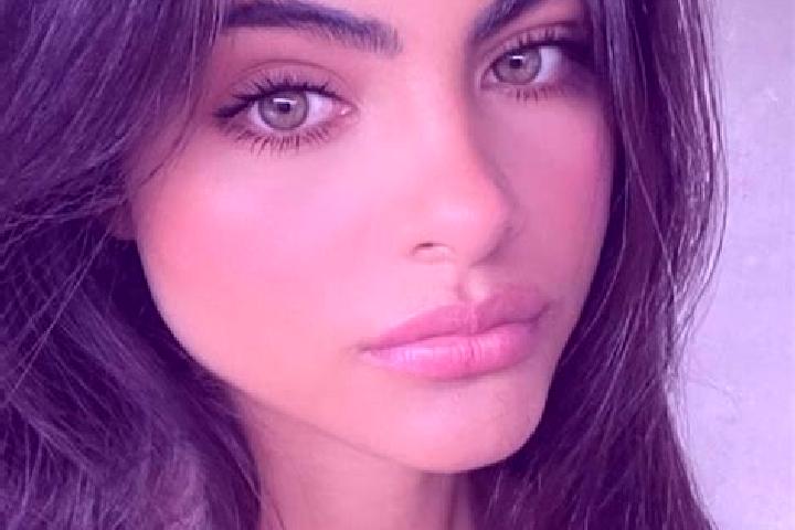 Sage, 22, a chestnut dark-eyed indian companion based in Roxheim. Offering Overnight, GFE. Available for incall and outcall, overnight bookings available.