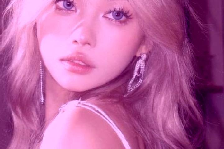 Sage, 22, a platinum blonde grey-eyed asian companion based in Yangzi Jianglu. Offering Travel Companion, Party Girl, OWO, BDSM, Striptease. Available for in...