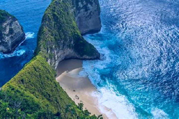 Sage, 22 — Escort in Klumbu, Indonesia