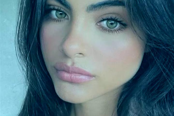 Sage, 23, a brunette green-eyed slavic companion based in Hulst. Offering Deep French Kissing, 69, Duos, OWO. Available for incall and outcall, day and eveni...